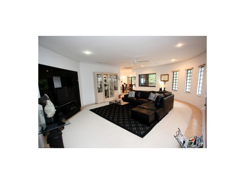 16 Palm Way, Dundowran Beach QLD 4655