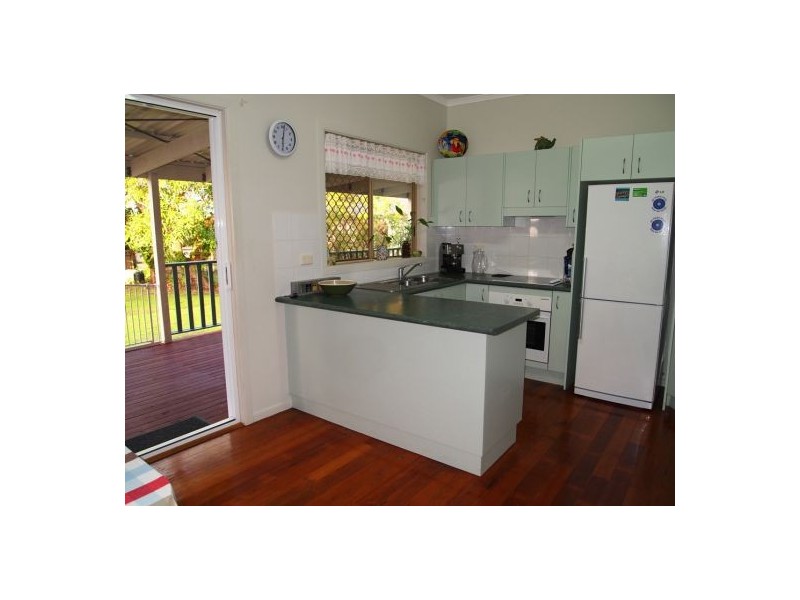23 Mary St, Scarness QLD 4655
