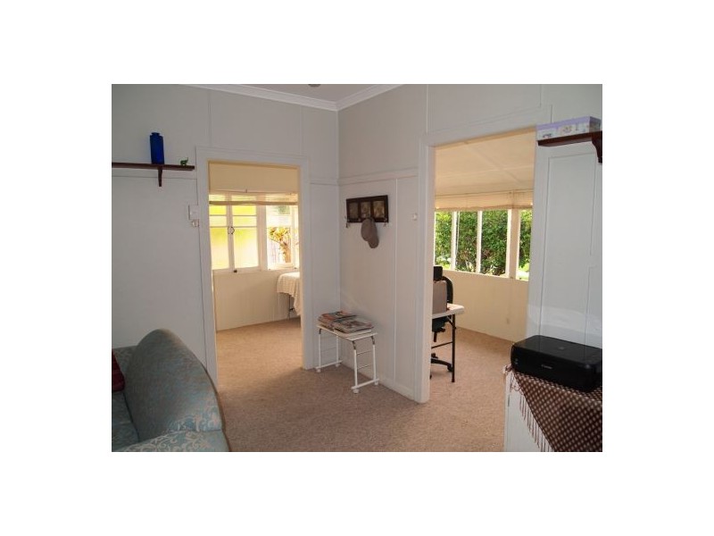 23 Mary St, Scarness QLD 4655