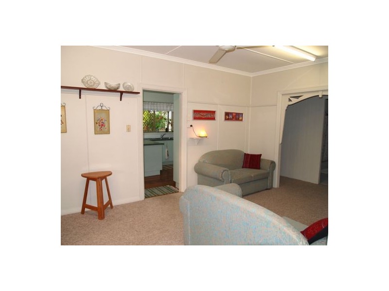 23 Mary St, Scarness QLD 4655