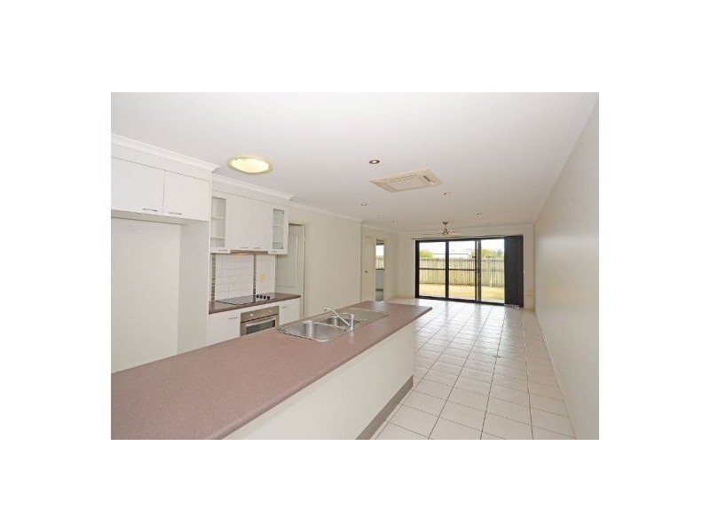 1/11 Lockerbie Court, Kawungan QLD 4655