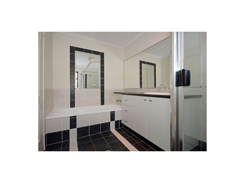 1/11 Lockerbie Court, Kawungan QLD 4655