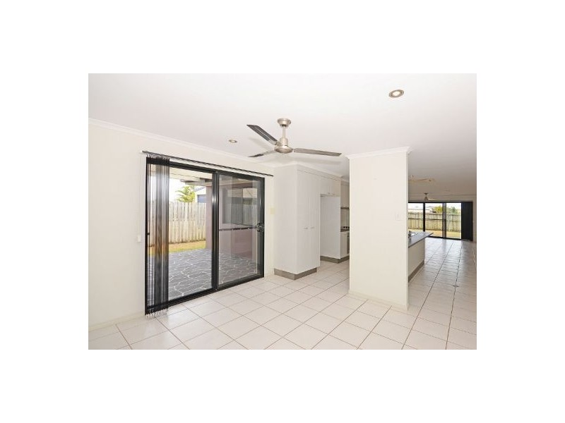 1/11 Lockerbie Court, Kawungan QLD 4655
