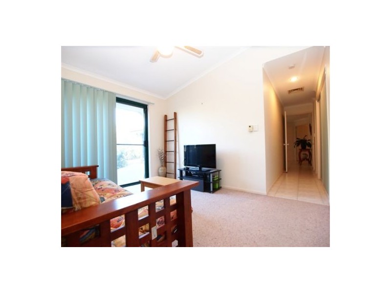 51 Kathleen Cres, Wondunna QLD 4655