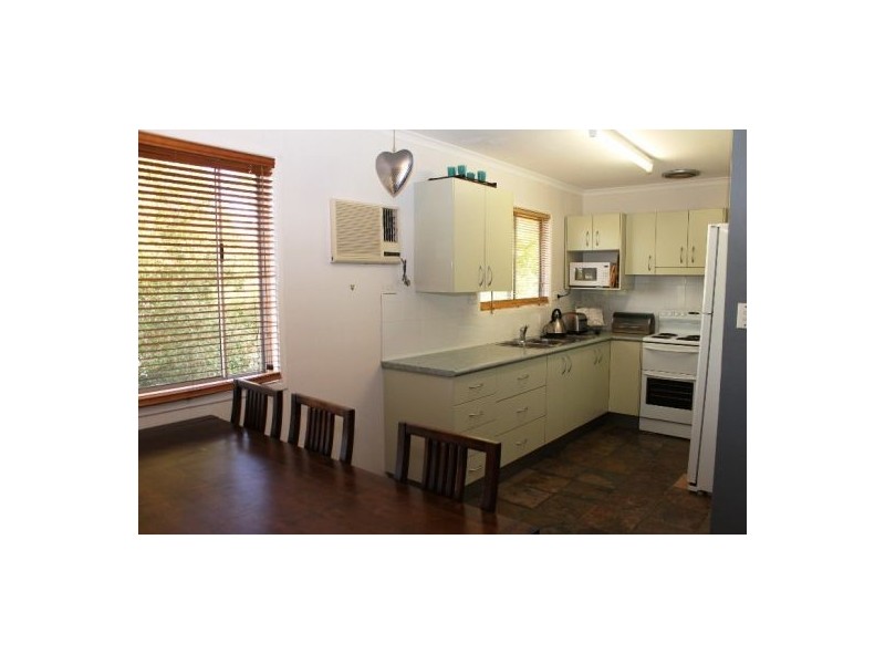 13 Paradise Street, Point Vernon QLD 4655