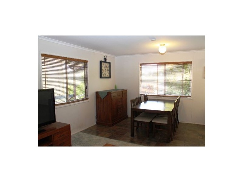 13 Paradise Street, Point Vernon QLD 4655