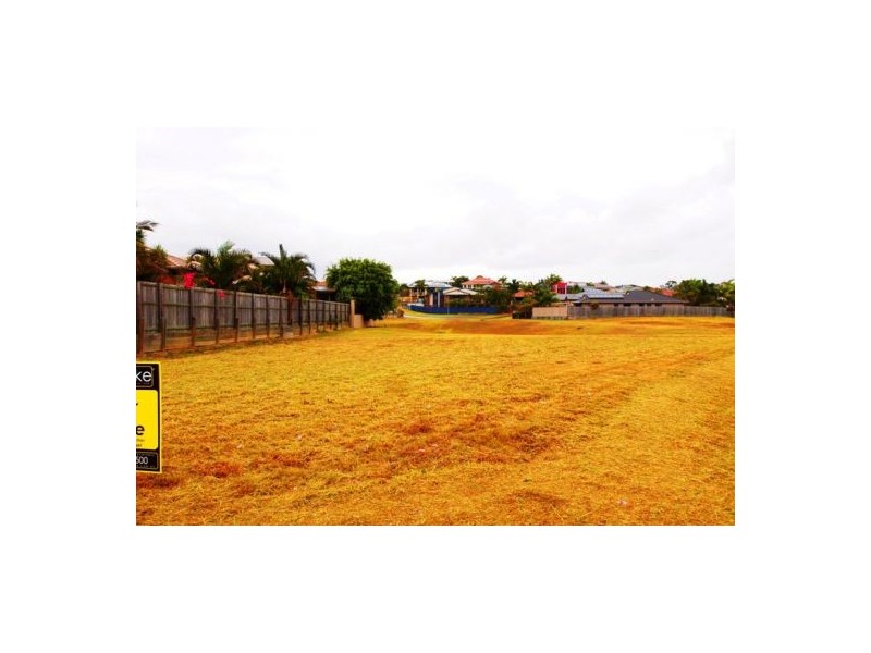 42 Turrum St, Scarness QLD 4655