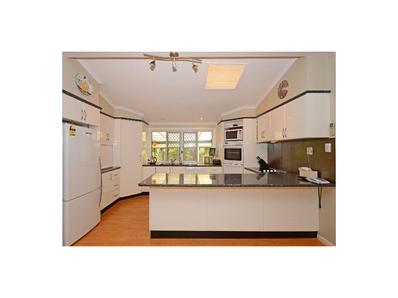 79 Chapel Road, Nikenbah QLD 4655