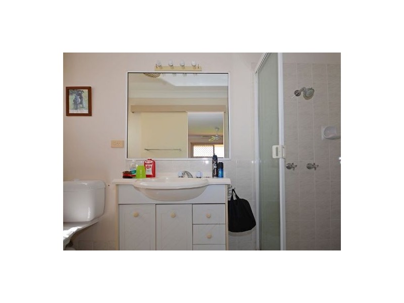 4 Elm Court, Kawungan QLD 4655