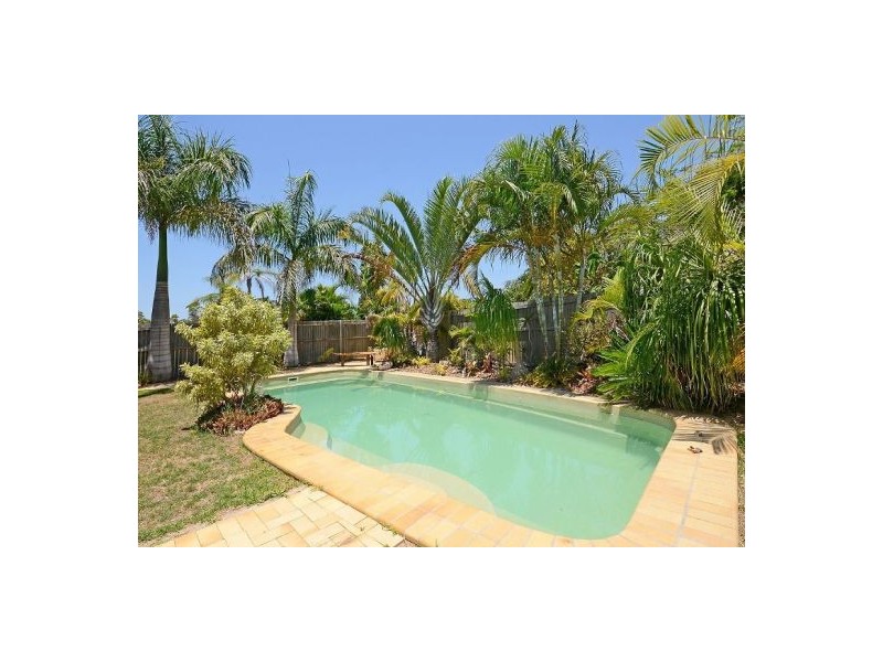 40 Pandanus Drive, Dundowran Beach QLD 4655
