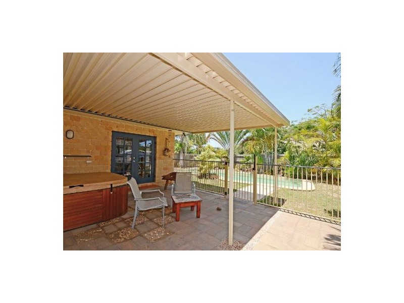 40 Pandanus Drive, Dundowran Beach QLD 4655