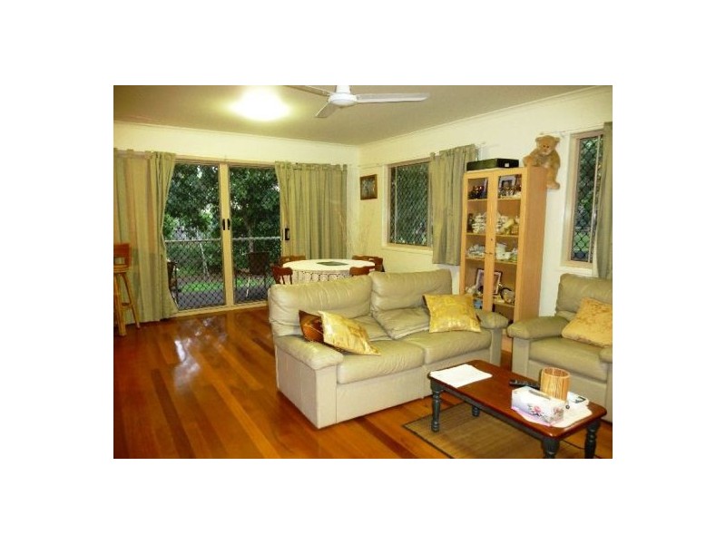 16b Richard Street, Urangan QLD 4655