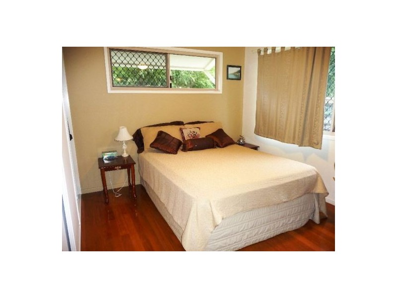 16b Richard Street, Urangan QLD 4655