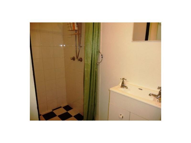 16b Richard Street, Urangan QLD 4655