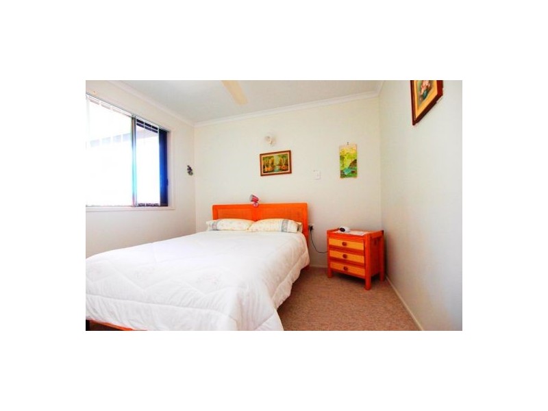 20 South St, Urangan QLD 4655