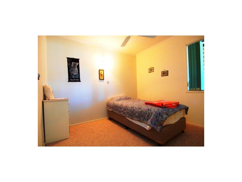 20 South St, Urangan QLD 4655