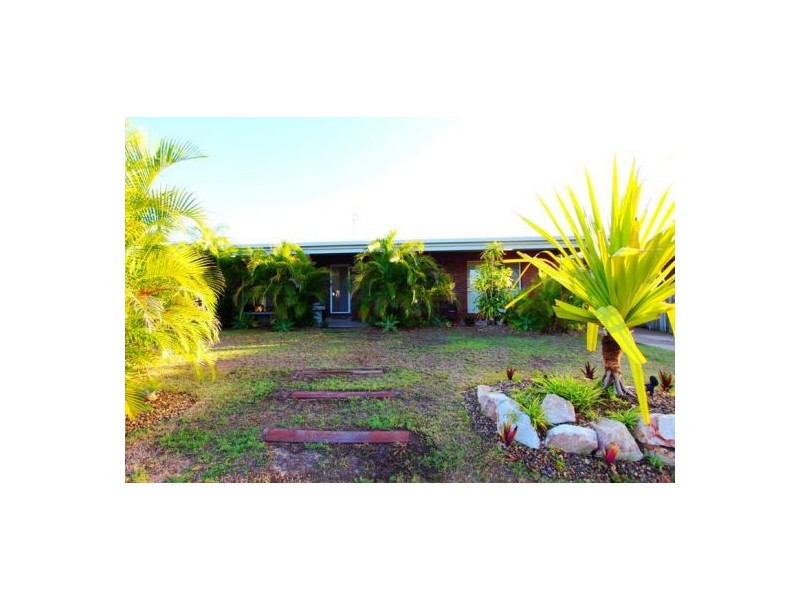 7 Bruce St, Torquay QLD 4655