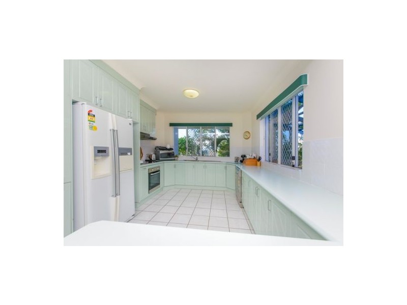 52 Esplanade, Point Vernon QLD 4655