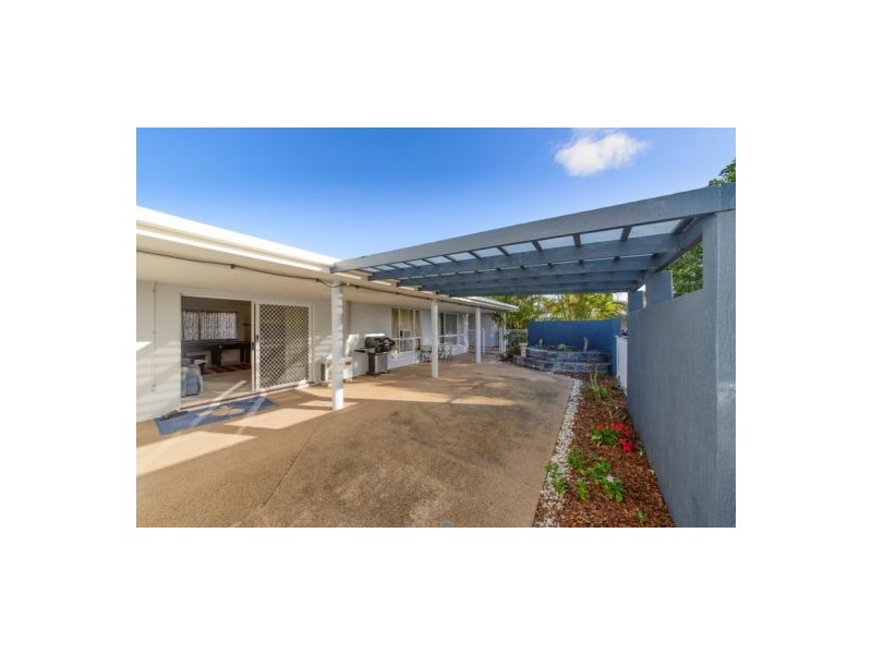 52 Esplanade, Point Vernon QLD 4655