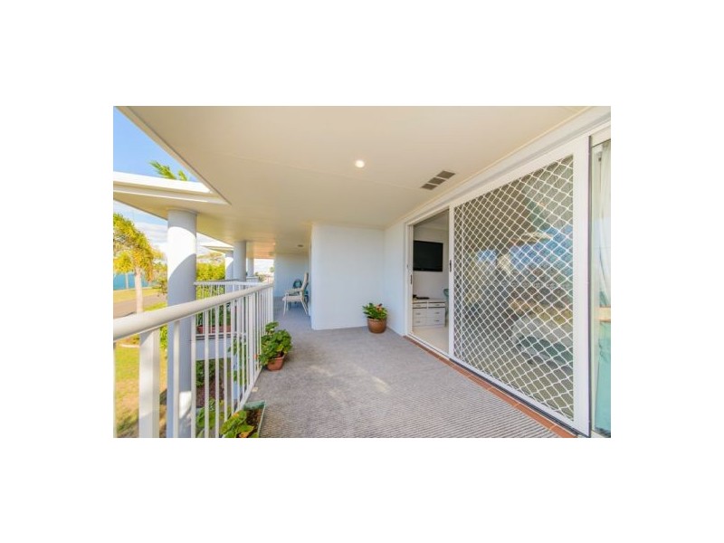 52 Esplanade, Point Vernon QLD 4655