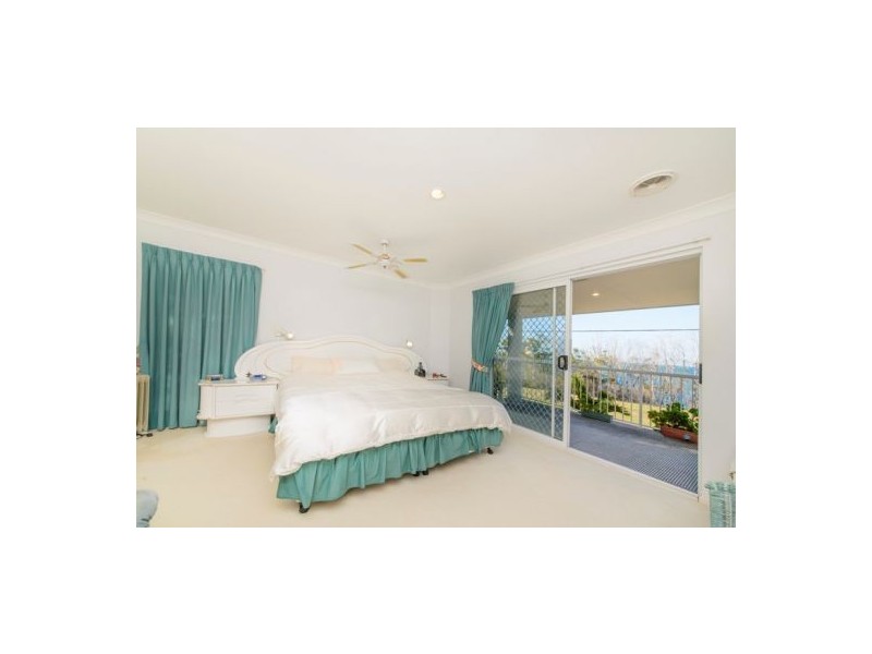 52 Esplanade, Point Vernon QLD 4655