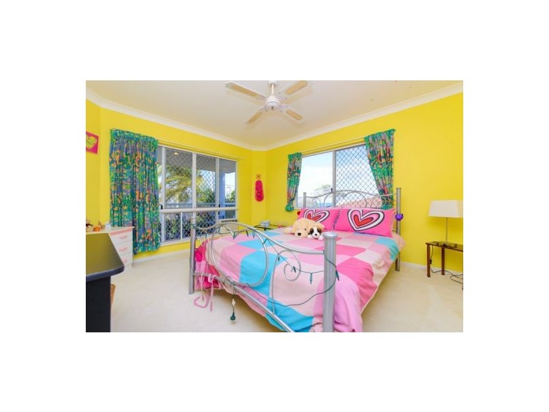 52 Esplanade, Point Vernon QLD 4655