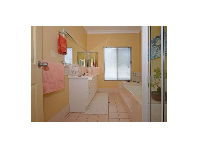 69 Corser Street, Point Vernon QLD 4655