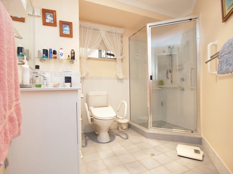 4 Kookaburra Drive, Eli Waters QLD 4655