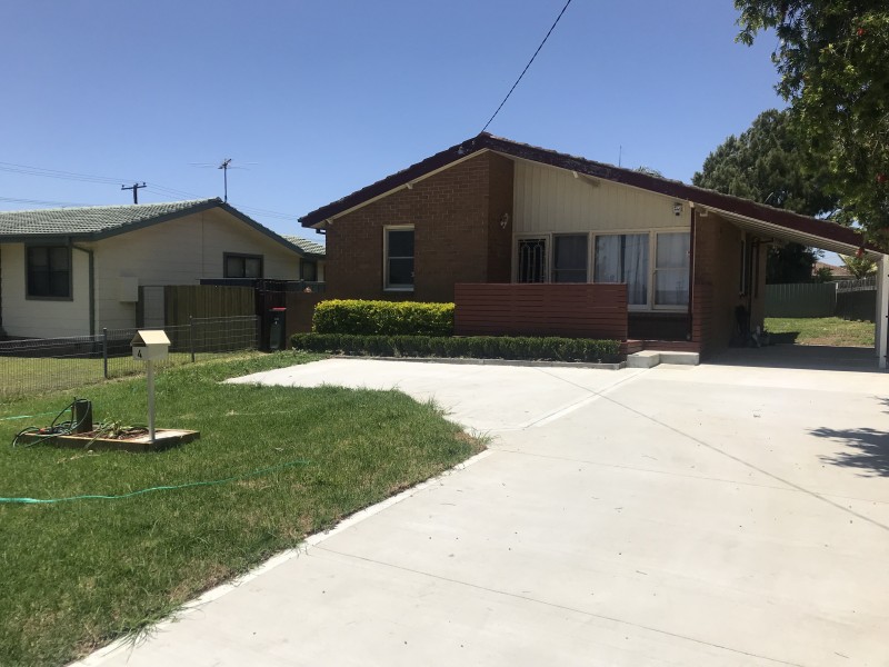 4 Busby Close, Woodberry NSW 2322