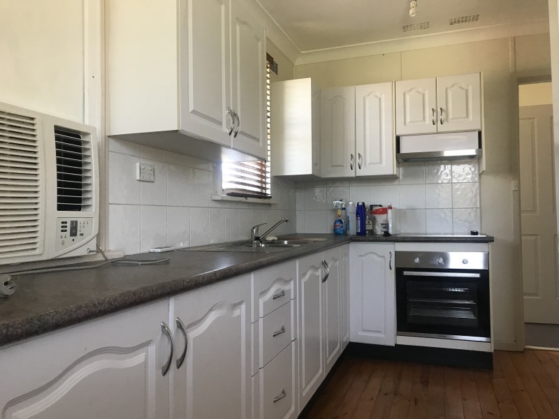 4 Busby Close, Woodberry NSW 2322