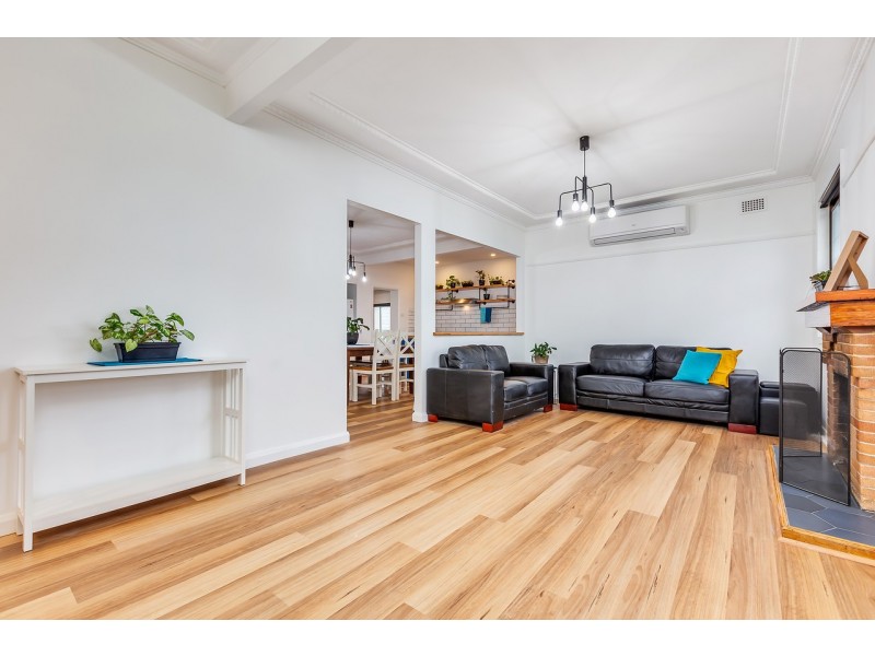 13 Hall Crescent, Tarro NSW 2322