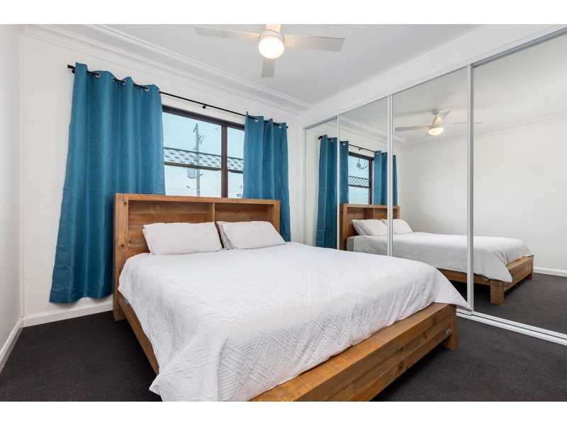 13 Hall Crescent, Tarro NSW 2322