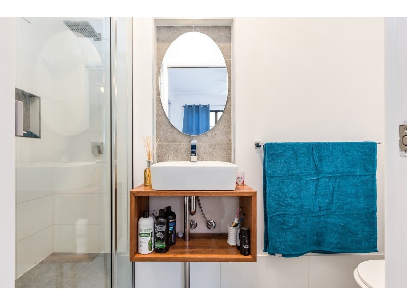 13 Hall Crescent, Tarro NSW 2322