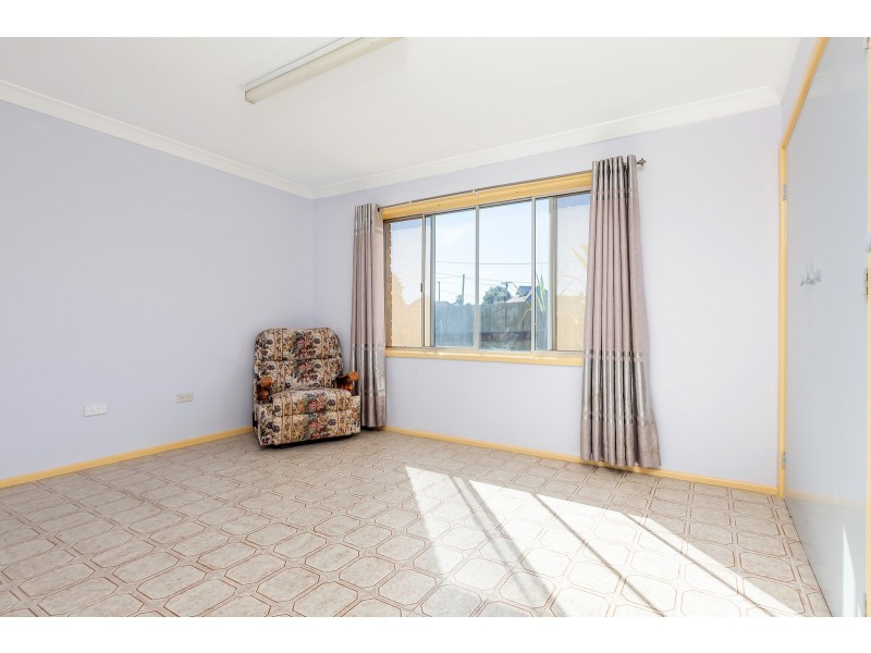 33 Eastern Avenue, Tarro NSW 2322