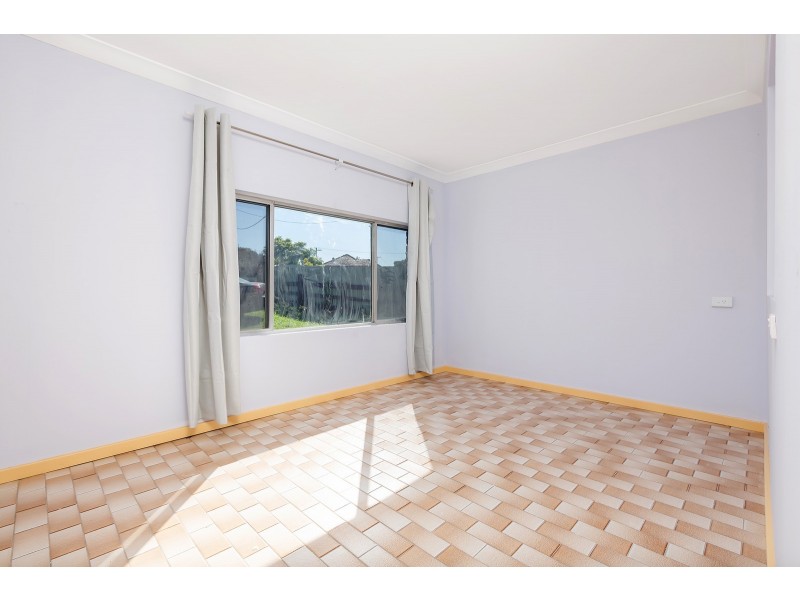 33 Eastern Avenue, Tarro NSW 2322