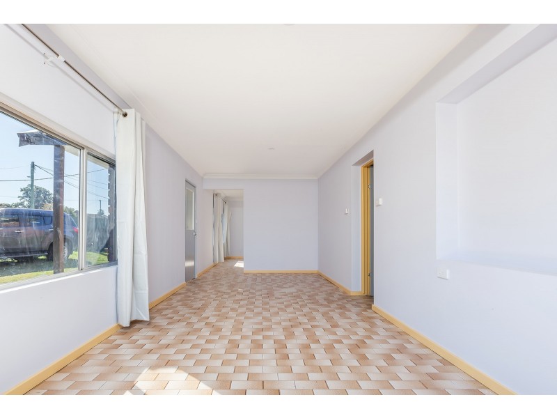 33 Eastern Avenue, Tarro NSW 2322