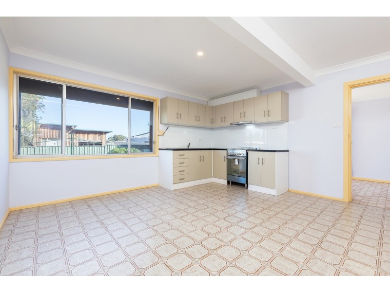 33 Eastern Avenue, Tarro NSW 2322