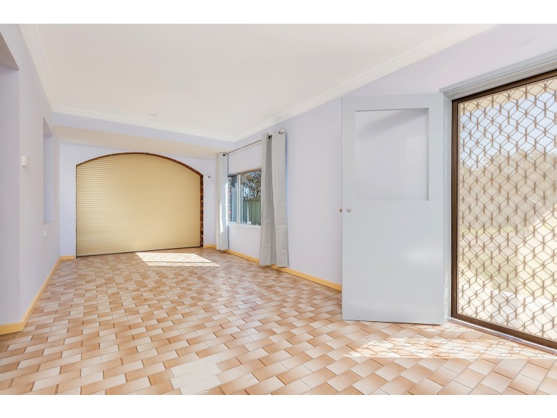 33 Eastern Avenue, Tarro NSW 2322