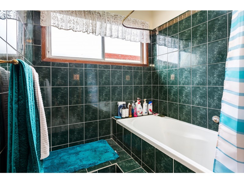 2 Quarter Sessions Road, Tarro NSW 2322