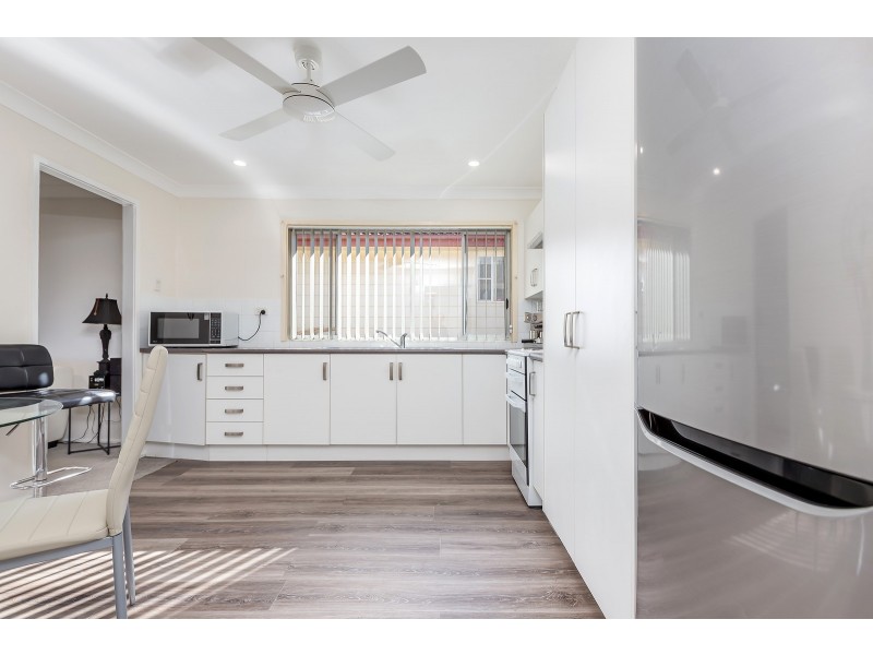 9 Sapphire Drive, Tarro NSW 2322