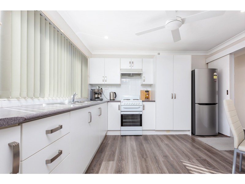 9 Sapphire Drive, Tarro NSW 2322