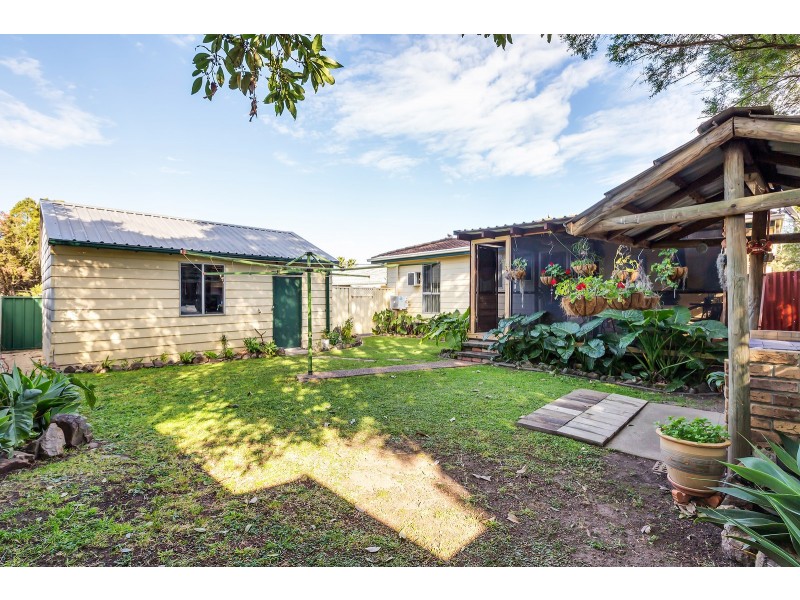 9 Sapphire Drive, Tarro NSW 2322