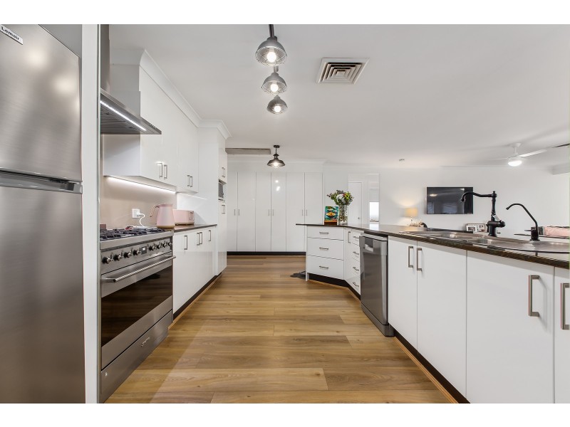 14 Victoria Street, East Branxton NSW 2335