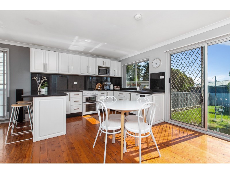 5 Sapphire Drive, Tarro NSW 2322