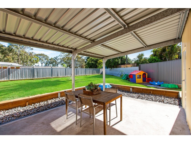 5 Sapphire Drive, Tarro NSW 2322