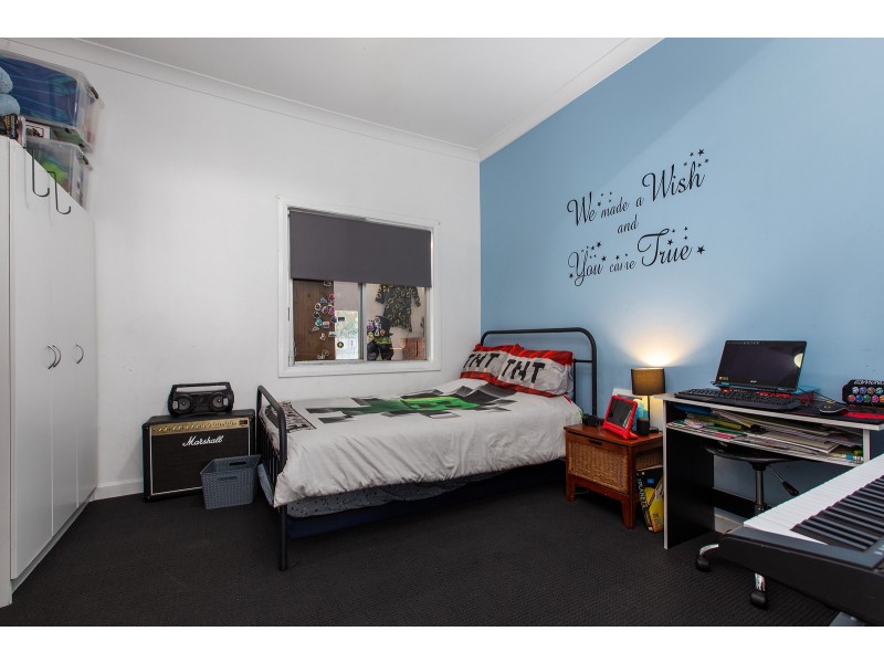 16 Southern Avenue, Tarro NSW 2322