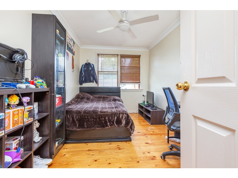 4 Busby Close, Woodberry NSW 2322