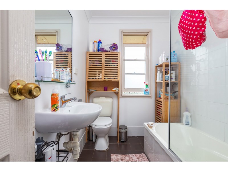 4 Busby Close, Woodberry NSW 2322