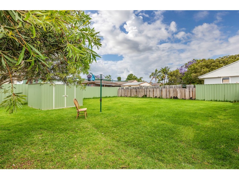 4 Busby Close, Woodberry NSW 2322