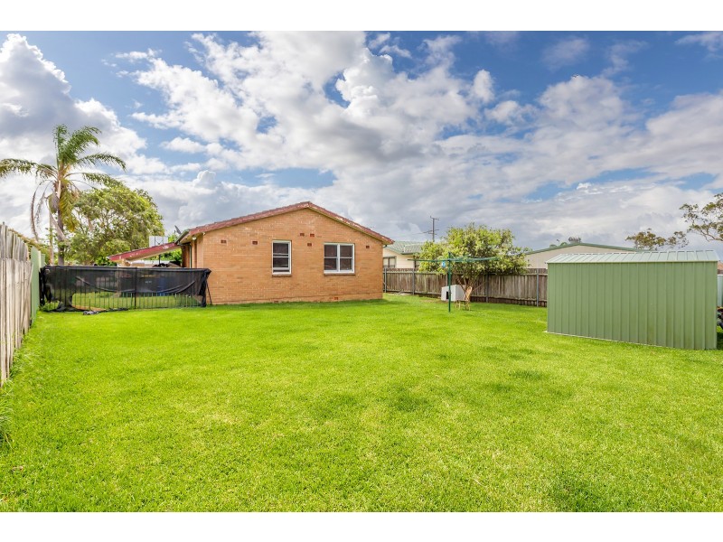 4 Busby Close, Woodberry NSW 2322